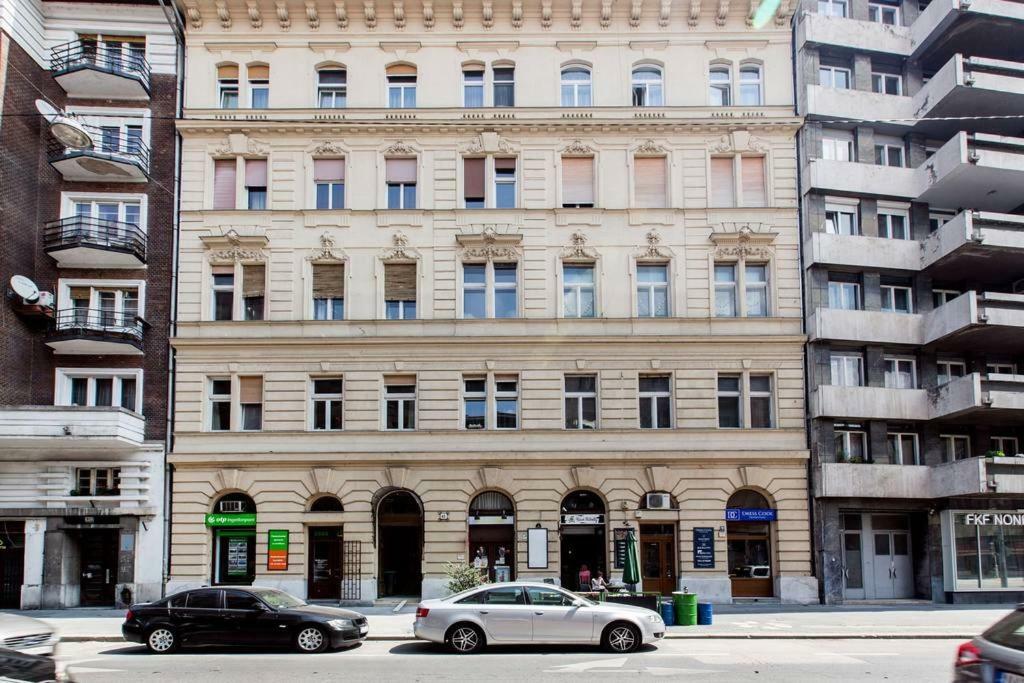 Main Street Apartment Budapest Bagian luar foto